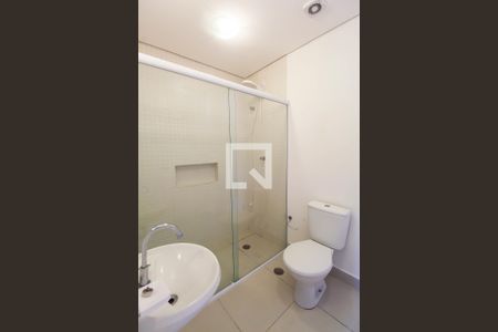 Banheiro de kitnet/studio para alugar com 1 quarto, 25m² em Brás, São Paulo