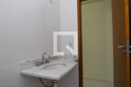 Casa para alugar com 76m², 2 quartos e 1 vaga Casa para alugar com 76m², 2 quartos e 1 vagaBanheiro Corredor