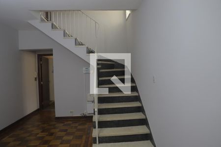 Escadas de casa à venda com 3 quartos, 160m² em Vila Mariana, São Paulo