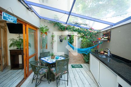 Casa à venda com 200m², 2 quartos e 2 vagas Casa à venda com 200m², 2 quartos e 2 vagasÁrea gourmet