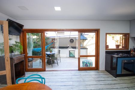 Casa à venda com 200m², 2 quartos e 2 vagas Casa à venda com 200m², 2 quartos e 2 vagasCozinha