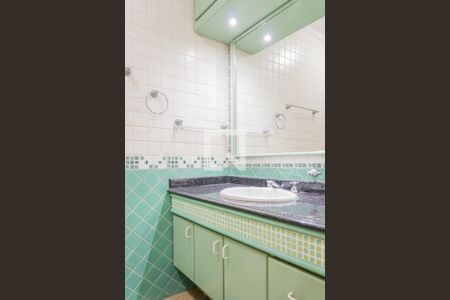 Banheiro de apartamento para alugar com 1 quarto, 41m² em Tristeza, Porto Alegre