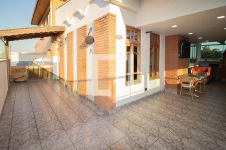 Apartamento à venda com 330m², 3 quartos e 2 vagas Apartamento à venda com 330m², 3 quartos e 2 vagasChurrasqueira