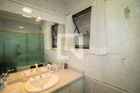 Apartamento à venda com 330m², 3 quartos e 2 vagas Apartamento à venda com 330m², 3 quartos e 2 vagasBanheiro