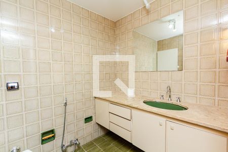 Banheiro de apartamento para alugar com 3 quartos, 128m² em Vila Nova Conceição, São Paulo