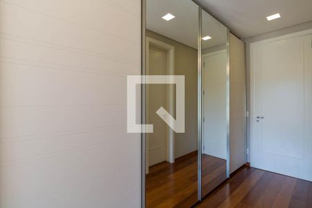 Casa de condomínio à venda com 1314m², 4 quartos e 10 vagas Casa de condomínio à venda com 1314m², 4 quartos e 10 vagasQuarto 01