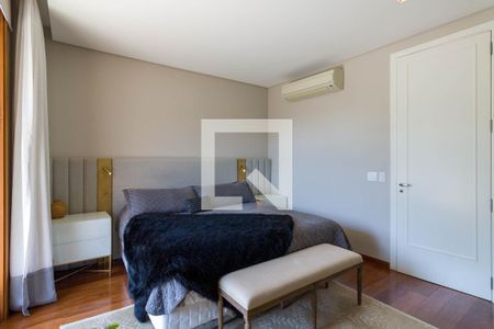 Casa de condomínio à venda com 1314m², 4 quartos e 10 vagas Casa de condomínio à venda com 1314m², 4 quartos e 10 vagasQuarto 04