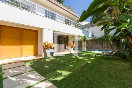 Casa de condomínio à venda com 1314m², 4 quartos e 10 vagas Casa de condomínio à venda com 1314m², 4 quartos e 10 vagasÁrea comum