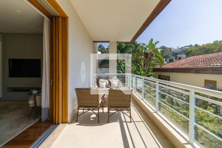 Casa de condomínio à venda com 1314m², 4 quartos e 10 vagas Casa de condomínio à venda com 1314m², 4 quartos e 10 vagasQuarto 04