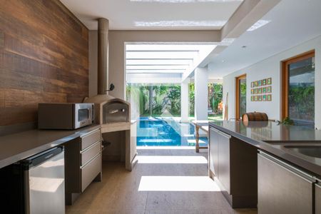 Casa de condomínio à venda com 1314m², 4 quartos e 10 vagas Casa de condomínio à venda com 1314m², 4 quartos e 10 vagasÁrea comum