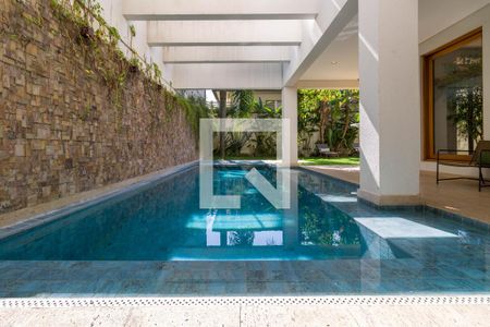 Casa de condomínio à venda com 1314m², 4 quartos e 10 vagas Casa de condomínio à venda com 1314m², 4 quartos e 10 vagasÁrea comum