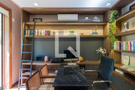 Casa de condomínio à venda com 1314m², 4 quartos e 10 vagas Casa de condomínio à venda com 1314m², 4 quartos e 10 vagasEscritório