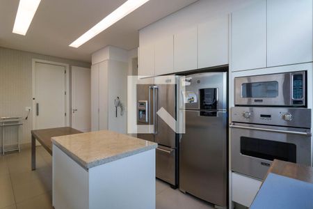 Casa de condomínio à venda com 1314m², 4 quartos e 10 vagas Casa de condomínio à venda com 1314m², 4 quartos e 10 vagasCozinha