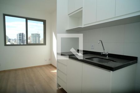 Sala/cozinha de apartamento à venda com 1 quarto, 24m² em Pinheiros, São Paulo
