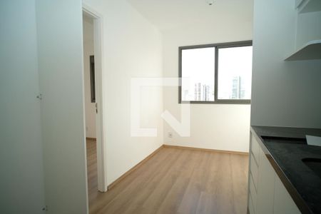 Sala/cozinha de apartamento à venda com 1 quarto, 24m² em Pinheiros, São Paulo