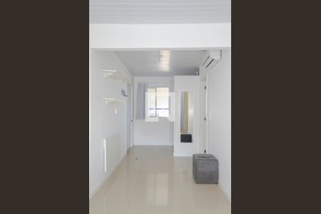 Sala / Quarto de kitnet/studio para alugar com 1 quarto, 60m² em Agronômica, Florianópolis