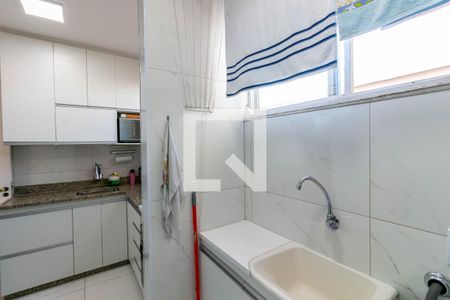 Apartamento à venda com 3 quartos, 60m² em Estoril, Belo Horizonte