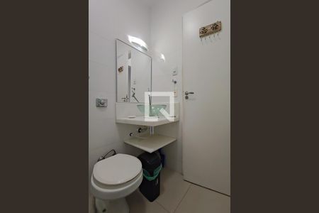 Banheiro social de apartamento para alugar com 1 quarto, 38m² em Copacabana, Rio de Janeiro