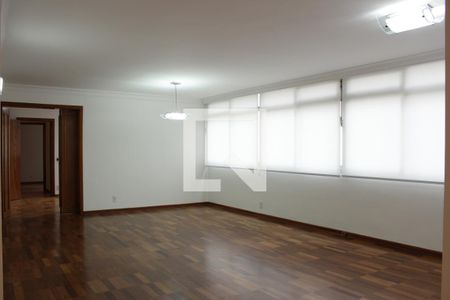 Apartamento para alugar com 3 quartos, 176m² em Cerqueira César, São Paulo