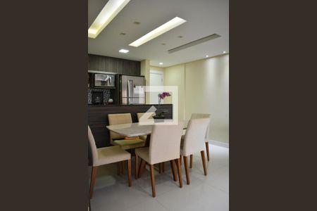 Apartamento à venda com 72m², 2 quartos e 1 vagaSala de jantar