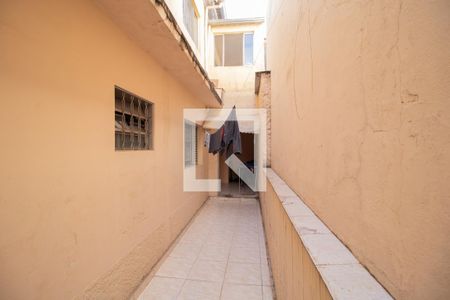 Casa de condomínio à venda com 250m², 4 quartos e 1 vagaQuintal