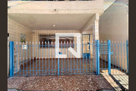 Casa de condomínio à venda com 250m², 4 quartos e 1 vagaFachada
