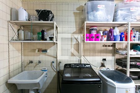 Casa à venda com 167m², 4 quartos e 2 vagasÁrea de Serviço