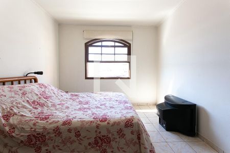 Casa à venda com 167m², 4 quartos e 2 vagasSuíte