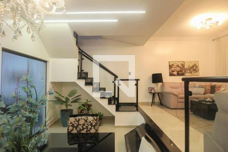 Casa à venda com 4 quartos, 232m² em Jardim Vila Formosa, São Paulo