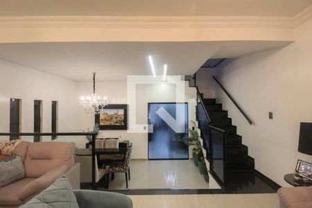 Sala de casa à venda com 4 quartos, 232m² em Jardim Vila Formosa, São Paulo