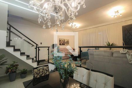 Sala de casa à venda com 4 quartos, 232m² em Jardim Vila Formosa, São Paulo