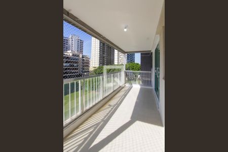 Varanda de apartamento para alugar com 2 quartos, 85m² em Barra da Tijuca, Rio de Janeiro