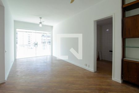 Sala de apartamento para alugar com 2 quartos, 85m² em Barra da Tijuca, Rio de Janeiro