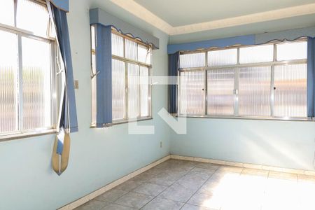 Casa à venda com 170m², 5 quartos e 4 vagas Casa à venda com 170m², 5 quartos e 4 vagasQuarto 5 - 2º Pavimento