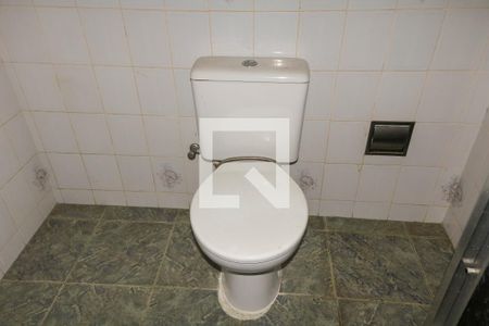 Casa à venda com 170m², 5 quartos e 4 vagas Casa à venda com 170m², 5 quartos e 4 vagasBanheiro 2º Pavimento