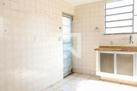 Casa à venda com 170m², 5 quartos e 4 vagas Casa à venda com 170m², 5 quartos e 4 vagasCozinha - 1° Pavimento