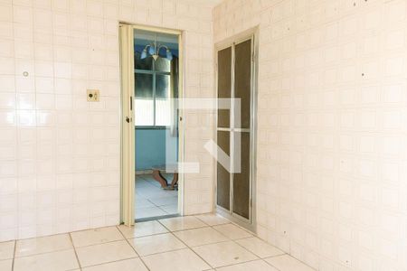 Casa à venda com 170m², 5 quartos e 4 vagas Casa à venda com 170m², 5 quartos e 4 vagasCozinha - 1° Pavimento