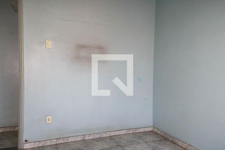 Casa à venda com 170m², 5 quartos e 4 vagas Casa à venda com 170m², 5 quartos e 4 vagasQuarto 2 - 2º Pavimento