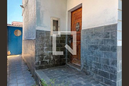 Casa à venda com 170m², 5 quartos e 4 vagas Casa à venda com 170m², 5 quartos e 4 vagasEntrada