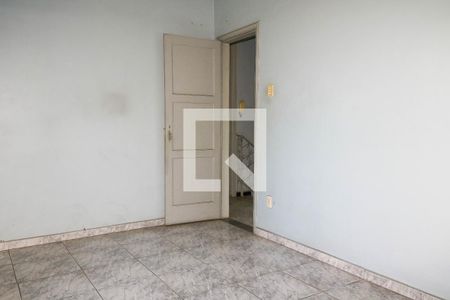 Casa à venda com 170m², 5 quartos e 4 vagas Casa à venda com 170m², 5 quartos e 4 vagasQuarto 4 - 2º Pavimento