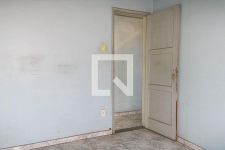 Casa à venda com 170m², 5 quartos e 4 vagas Casa à venda com 170m², 5 quartos e 4 vagasQuarto 3 - 2º Pavimento