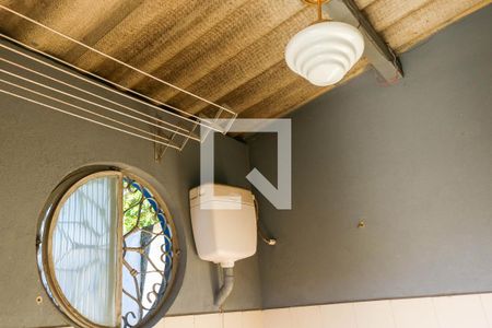 Casa à venda com 170m², 5 quartos e 4 vagas Casa à venda com 170m², 5 quartos e 4 vagasBanheiro de Serviço