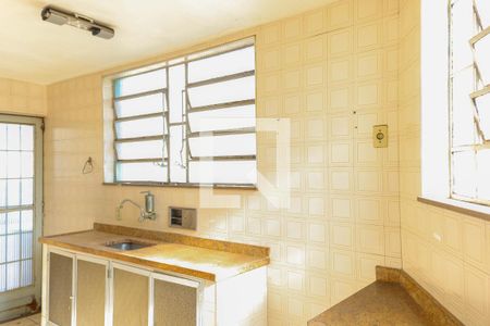 Casa à venda com 170m², 5 quartos e 4 vagas Casa à venda com 170m², 5 quartos e 4 vagasCozinha - 1° Pavimento