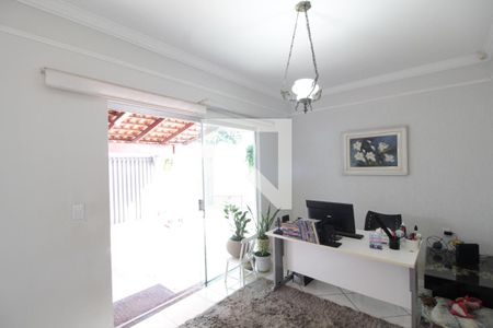 Sala 1 de casa para alugar com 4 quartos, 220m² em Chácaras Tubalina E Quartel, Uberlândia