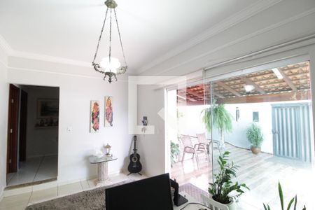 Sala 1 de casa para alugar com 4 quartos, 220m² em Chácaras Tubalina E Quartel, Uberlândia