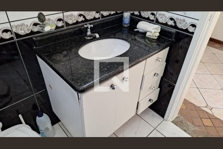 Apartamento para alugar com 86m², 2 quartos e 1 vaga Apartamento para alugar com 86m², 2 quartos e 1 vagaBanheiro social
