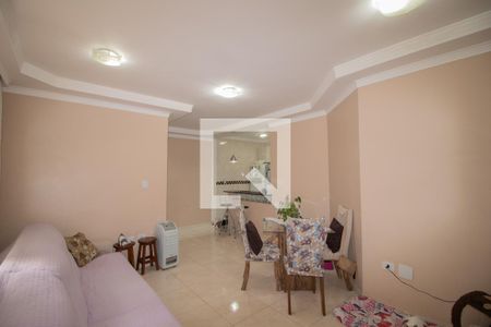 Sala de casa de condomínio à venda com 3 quartos, 150m² em Vila Leonor, São Paulo