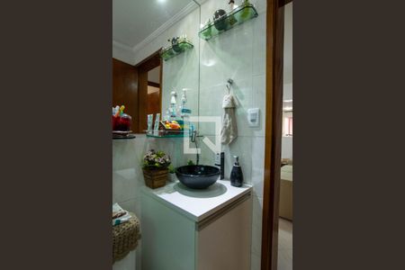 Banheiro de apartamento à venda com 2 quartos, 63m² em Jardim Flor da Montanha, Guarulhos