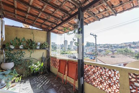 Varanda de casa à venda com 3 quartos, 200m² em Vila Caraguata, São Paulo