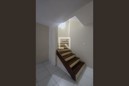 Escada de casa para alugar com 2 quartos, 150m² em Brotas, Salvador